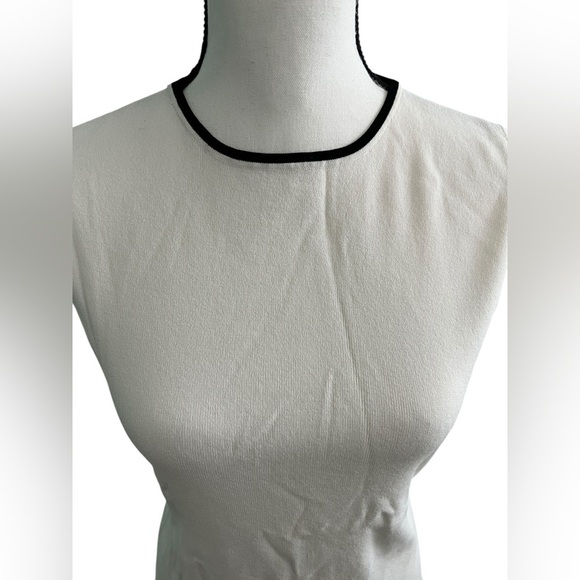 Elegant Cream Sleeveless Knit Top, size L - Picture 3 of 7